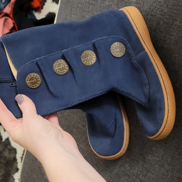 Livie & Luca Other - Livie and Luca sz 2 girls navy suede boots NEW
